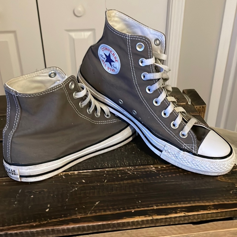 Converse Chuck Taylor All Star High Top size 7.5 (men) size 9.5 (women)